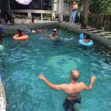 Lo spazio there is ample of parking space and for event. Fotos Em Salak Denai Chalet Yan Besar Queda