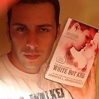 Momfa by Ioan Es. Pop