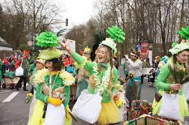 Griechen und römer feierten dionysos und saturn zu ehren fröhliche frühlingsfeste mit wein, weib und gesang. Koln Alle Kolner Karnevalszuge Von Weiberfastnacht Bis Dienstag Rheinische Anzeigenblaetter De