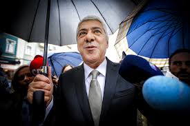 Pedro adão e silva considerou que é justo em teoria que quem ganha 3.500 euros por mês pague 42 por cento de irs, mas questionou a justiça de aplicar a essas pessoas a mesma taxa aplicada a. Juiz Ivo Rosa Quer Aumentar Crimes De Fraude Fiscal De Socrates Na Operacao Marques Operacao Marques Publico