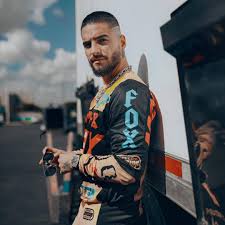 Ella no está buscando novio, quiere salir a joder, ey, yeah. Pin On Maluma Baby 3