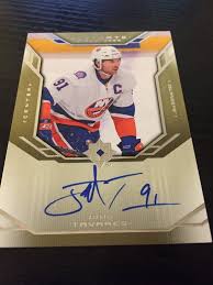 Tavares, 30, was quickly tended to by maple leafs medical staff but the gravity of the situation quickly dawned on medics when they realized that tavares couldn't support his own weight and appeared to. John Tavares Nhl Original Unterschrift Kaufen Auf Ricardo