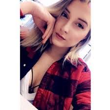 Samantha Emery's Instagram, Twitter & Facebook