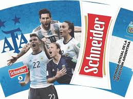 Javier mascherano regresará a la selección argentina para ocupar un cargo en el departamento la selección visita este martes al combinado de gareca con dos cambios para tratar de cerrar el año. Schneider Presenta Vasos Para Brindar Por La Seleccion Argentina