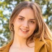 Carmen Heller's Instagram, Twitter & Facebook