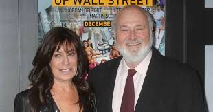 Rob Reiner et sa femme Michele retrouvés poignardés : leur fils Nick mis en  examen pour leur meurtre - Voici.fr