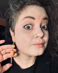 Kate Harnett's Instagram, Twitter & Facebook