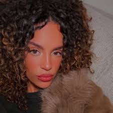 Amy Bublitz's Instagram, Twitter & Facebook