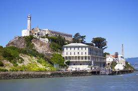 Alcatraz island is located in san francisco bay, 1.25 miles offshore from san francisco, california, united states. Informationen Uber Die Ehemalige Gefangnisinsel Alcatraz Exit Reisen Usa Spezialist