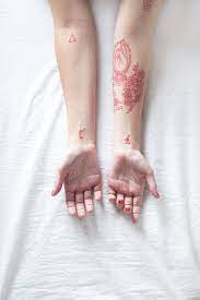 An Art Director S Light Natural Mix In Barcelona Red Tattoos Red Ink Tattoos Tattoos