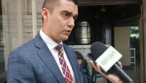 Candil de la calle, oscuridad de la Fiscalía