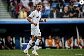 En débordant la défense et marquant le. Kylian Mbappe Lors Du Match De Quart De Finale De La Coupe Du Monde Russia2018 France Uruguay Fifa World Cup Russia2018 Au Stade Nijni Novgorod La France A Purepeople