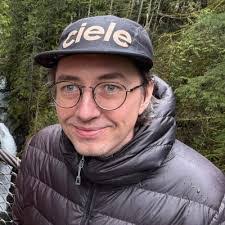 Emily Thrasher's Instagram, Twitter & Facebook