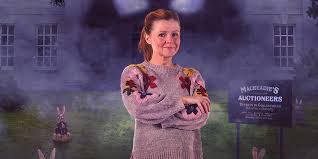 Her dad was a builder and her mom was a homemaker and she gone to a neighborhood youth theater, theater clwyd before continuing. Sian Gibson Interview Murder They Hope British Comedy Guide