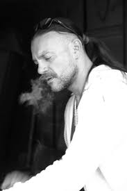 Flüchtlingsheim für Frechen In Frechen wird eine Zentrale Unterkunft für  Geflüchtete entstehen. Das hat der Stadtrat gestern Abend entschieden.  Mehrheitlich wurde auch für den Grundstückskauf und den Pachtvertrag mit  dem Land gestimmt.