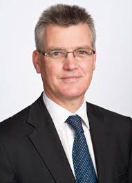 Why do women and men invest differently?