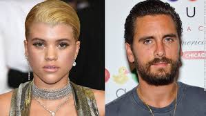 Scott disick and sofia richie. 2021 Scott Disick Eroffnet Ex Kourtney Kardashian Seine Trennung Von Sofia Richie Gettotext Com