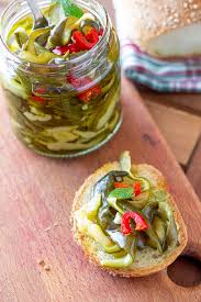 Per cominciare gli alimenti devono essere freschi e non devono presentare macchie. Zucchine Sott Olio Croccanti Quella Lucina Nella Cucina