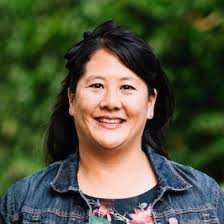 Lisa Blauvelt's Instagram, Twitter & Facebook