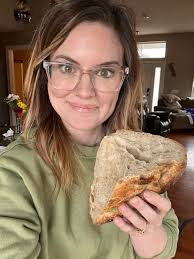 How long to wait before bagging freshly baked bread?