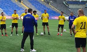 Ενημερωθείτε για το αν υπάρχουν διαθέσιμα κανάλια στο internet που θα μπορείτε να παρακολουθήσετε το παιχνίδι . Ap2y0 Npeeuojm