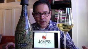 Using this model, a standard bottle of wine at 750ml with an alcohol by volume (abv) of 12.5% would have approximately 525 calories. Pizzolato Moscato Dolce European Organic Wines