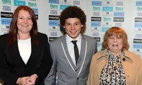 Jordan henderson childhood story plus untold biography facts. Euro 2020 Kalvin Phillips Shines At Wembley Thanks To His Smile And Inspirational Mother Lindsay Daily Mail Online
