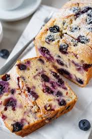 Frische kuchen mit beeren machen im sommer noch ein stück bei unserem rezept für heidelbeerkuchen nutzen sie die leckeren beeren sogar sowohl für. Schneller Heidelbeerkuchen Mit Joghurt Healthy Dreams