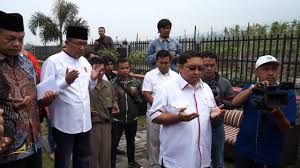 Ia pun memastikan bahwa saat ini kondisi kesehatannya masih dalam keadaan yang baik. Masa Kecil Fadli Zon Di Cisarua Bogor By Fadli Zon