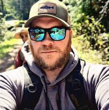 We recently received this Subway flier but our Newport Subway lights are  out and the phone is disconnected? Does anyone know what's happening?