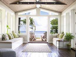 Wir durchsuchen das internet und finden das passendste angebot für dich Decorating A Beach House Follow David Bromstad S Design Rules Beach Flip Hgtv