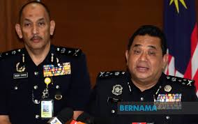 Unit siasatan jenayah terkelas (usjt) bukit aman menjalankan siasatan terhadap satu kenyataan dimuat naik pemilik akaun facebook 'sharifah sofia syed rashid iii' berkaitan penyerahan jawatan perdana menteri malaysia, kelmarin. Bernama Kes Abu Mayat Chin Peng Polis Buka Kertas Siasatan