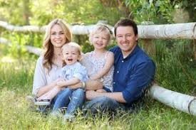 Family Portrait Photography Young Family Photos Photography Poses Family Family Photo Pose
