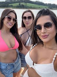 Photos by Danielle Simões (@seomiss.elleinad) · April 28, 2025