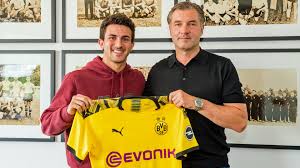 Daryl morey (born september 14, 1972) is an american sports executive who is the president of basketball operations of the philadelphia 76ers of the national basketball association (nba). Bundesliga Mateu Morey Who Is Borussia Dortmund S Latest Spanish Acquisition From Barcelona