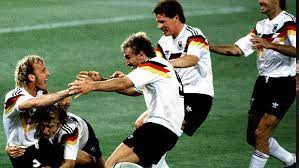 Deutsche fußballnationalmannschaft or die mannschaft) represents germany in men's international football and played its first match in 1908. Wm Geschichte Weltmeisterschaften Turniere Die Mannschaft Manner Nationalmannschaften Mannschaften Dfb Deutscher Fussball Bund E V