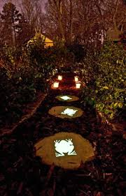 Diy Garden Stepping Stones Garden Stepping Stones Garden Projects Diy Garden Projects