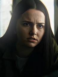 Esse desenho representa bem os principais personagens da série 🖤🖤🖤. Só  espero que a Sarah não seja punida na 4ª temporada pelo oq ela fez.