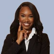 I could not be more excited to announce I will be interning with The Estée… 