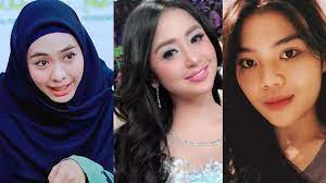 Hijab oki yang santun dan anggun dapat menjadi inspirasi bagi anda yang berhijab. Dengarkan Nasihat Oki Setiana Dewi Rosa Meldianti Menangis Dan Mengaku Masih Sayang Tantenya Halaman All Tribunstyle Com