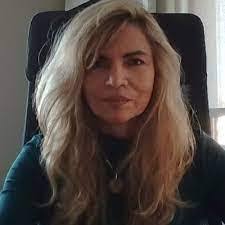 Gloria Tarin's Instagram, Twitter & Facebook