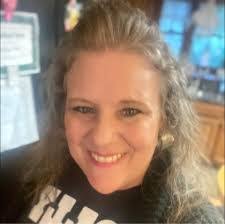 Lauren Raper's Instagram, Twitter & Facebook