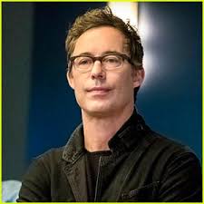 Harrison Wells Will Be a Detective In 'The Flash' Season 5