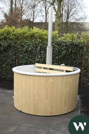 Garteninspiration Von Welvaere Hot Tub Und Sauna Wellness Badefass Badetonne Holzkubel