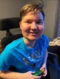 Karl Howe's Instagram, Twitter & Facebook