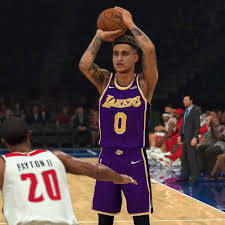 Pff's customizable mock draft simulator gives you the opportunity to be the gm for any team in the 2021 nfl draft. Sim Szn Kyle Kuzma Catches Fire From Three As Lakers Beat Wizards Silver Screen And Roll