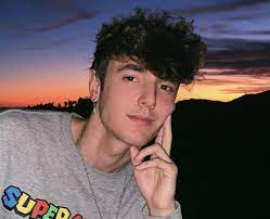 Bryce hall stands 5 feet and 11 inches tall. How Tall Is Bryce Hall Bryce Hall 16 Facts About Tiktok S Sway House Member Popbuzz