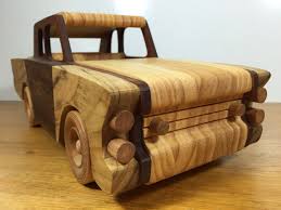 Pin De Weber Ferreira Em Artesanato E Faca Voce Mesmo Carros Com Imagens Arte Em Madeira Artesanato Brinquedos