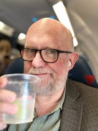 Headed back to Florida to see the beautiful and brilliant @reneesayinghey  before she leaves for a week of Science Stuff. Cheers y'all!