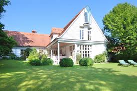 Holzhausen, utting am ammersee · 250 m² · 300 €/m² · haus · keller. Traumanwesen Am Ammersee Bildschone Villa Mit Einzigartigem Seegrundstuck